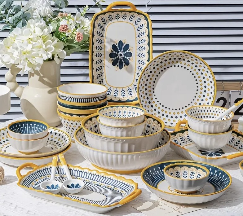 Conjunto de jantar de cerâmica de luxo nórdico 8/23 - Elegante padrão floral azul e branco com acentos dourados